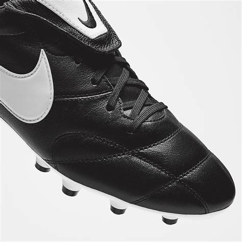 zwarte voetbalschoenen nike